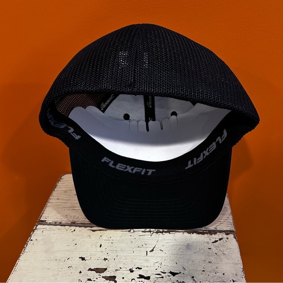 Thorogood Black Flexfit Cap - Picture 5 of 6